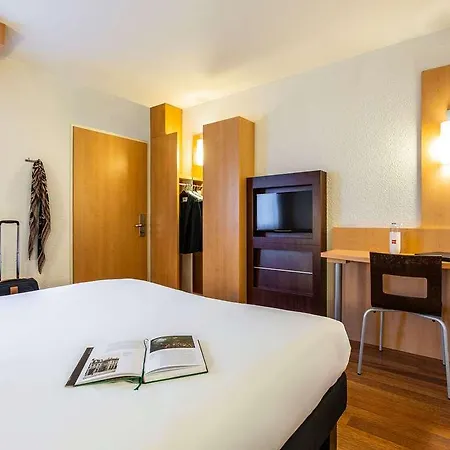 Ibis Centrum Hotel 3*